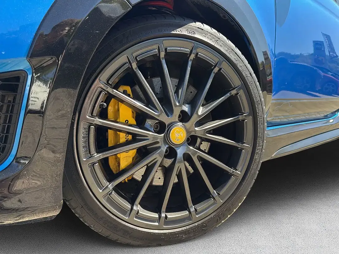 Abarth 695 - Thumbnail 3