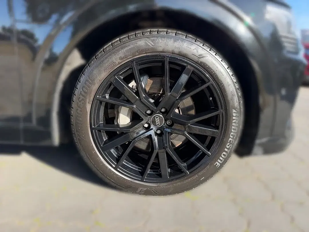 Audi e-tron 55 quattro S line - Thumbnail 6