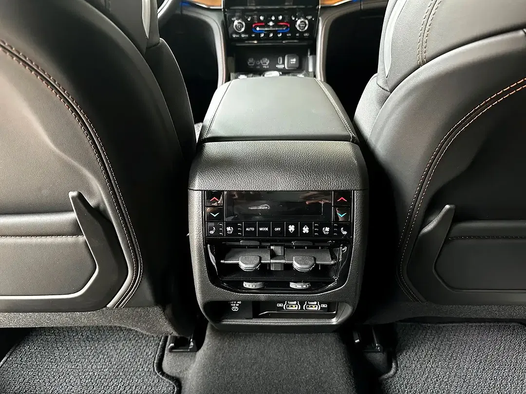 Jeep Grand Cherokee 4xe Summit - Thumbnail 10