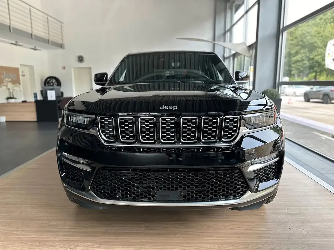 Jeep Grand Cherokee 4xe Summit - Thumbnail 3