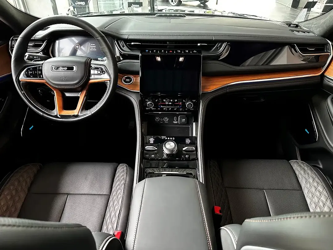 Jeep Grand Cherokee 4xe Summit - Thumbnail 8