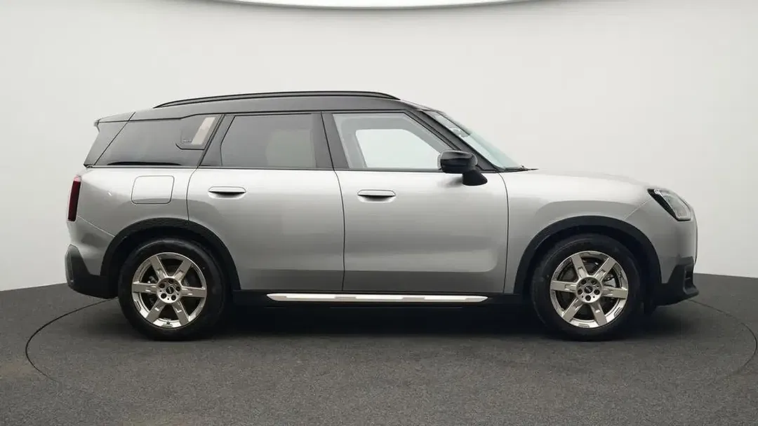 MINI Countryman SE All4 Favoured Trim - Thumbnail 3