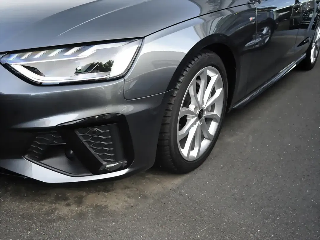 Audi A4 40 TFSI Avant S line - Thumbnail 3