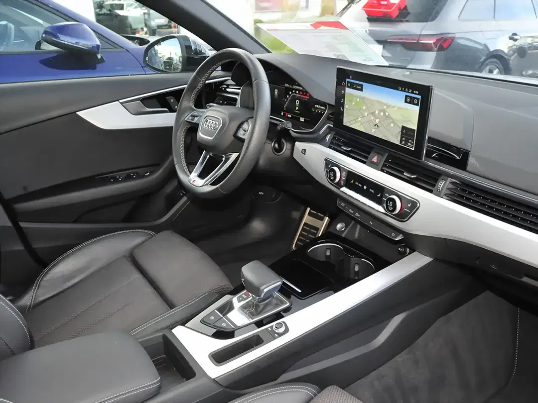 Audi A4 40 TFSI Avant S line - Thumbnail 4
