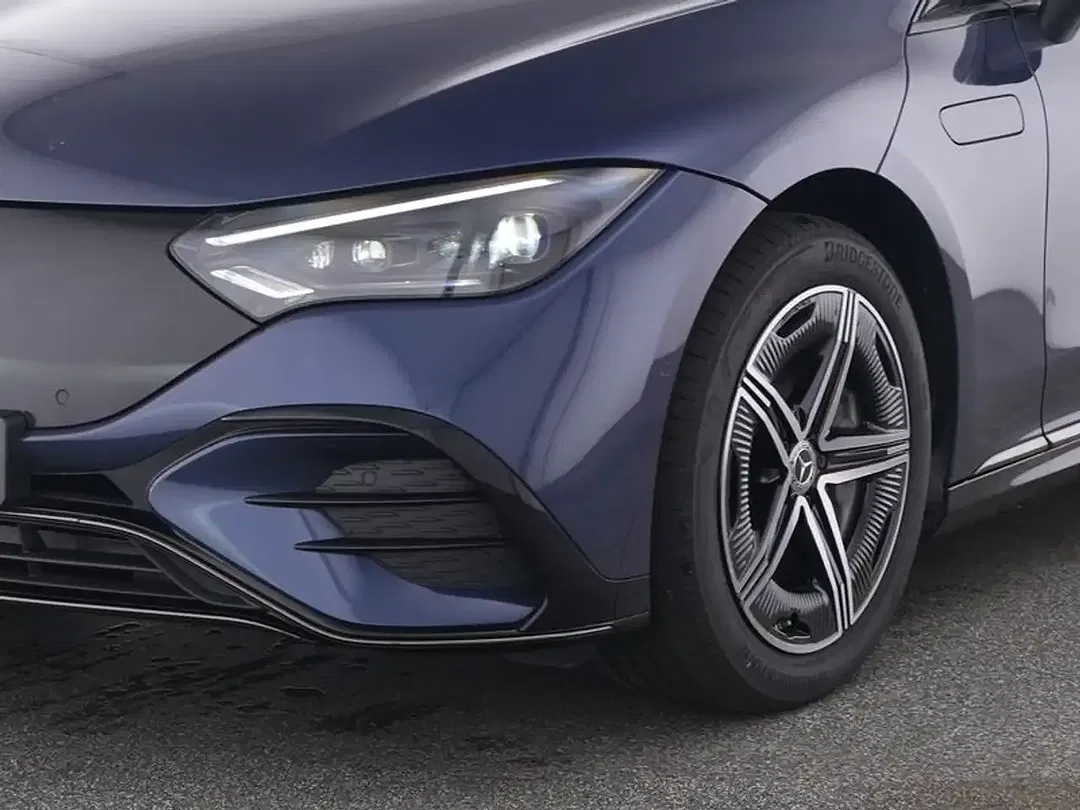 Mercedes-Benz EQE 300 Burmester AMG Line - Thumbnail 2