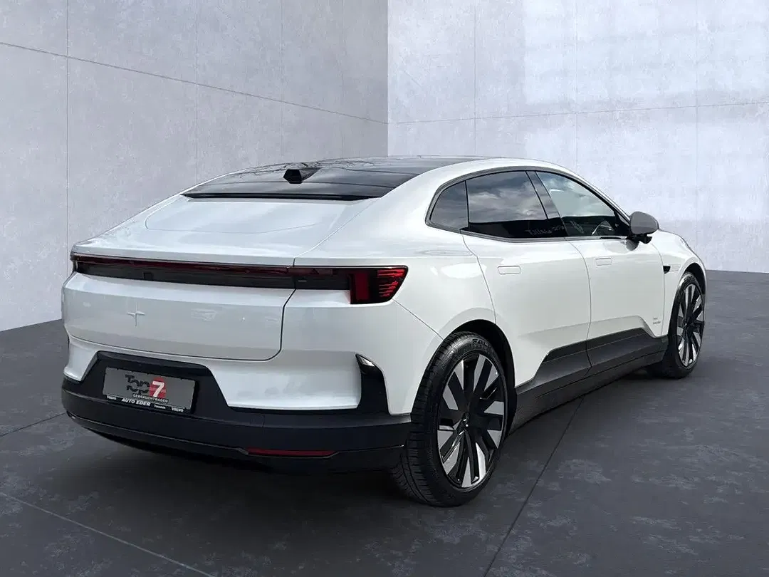 Polestar 4 Long Range - Thumbnail 4