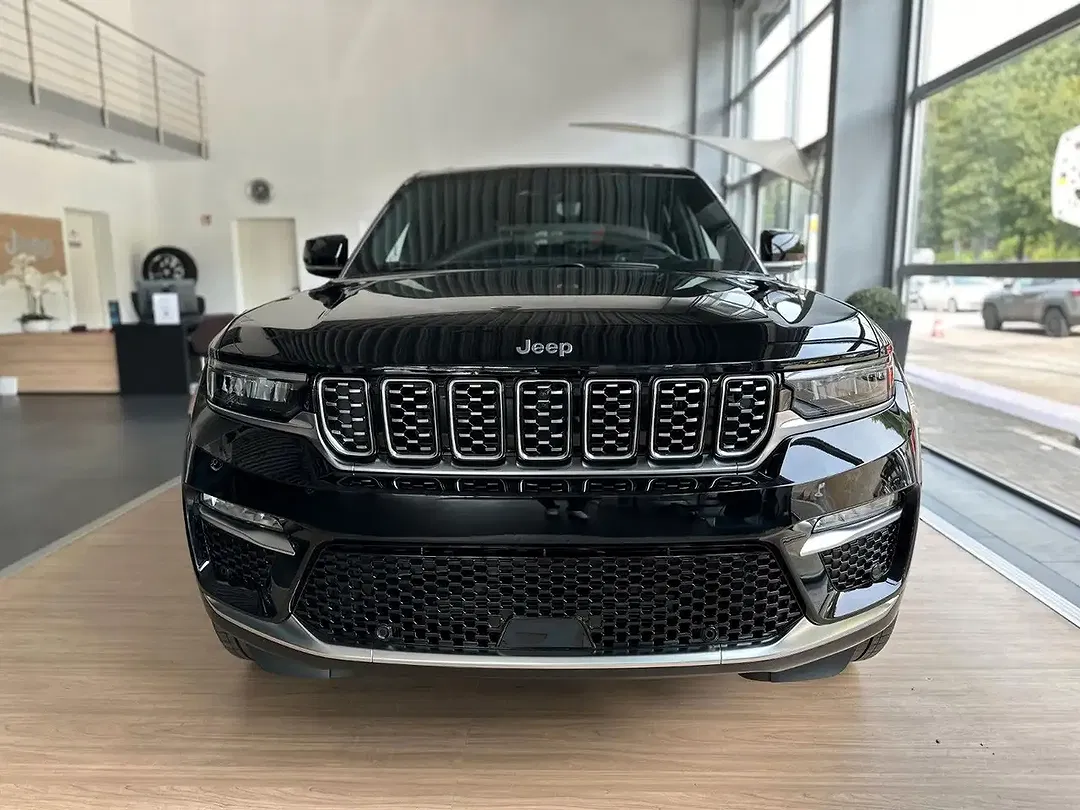 Jeep Grand Cherokee 4xe Summit - Thumbnail 3
