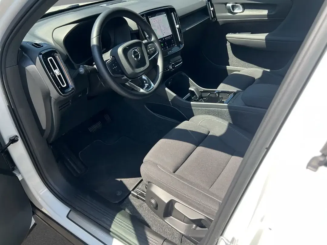 Volvo C40 EV Recharge Plus - Thumbnail 11