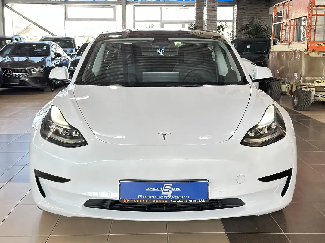 Tesla Model 3 RWD - foto 2