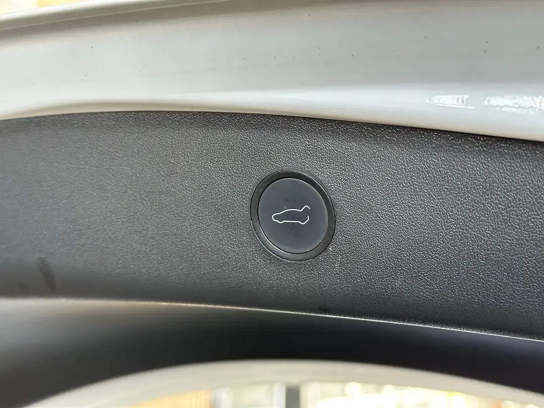 Tesla Model 3 RWD - Thumbnail 7