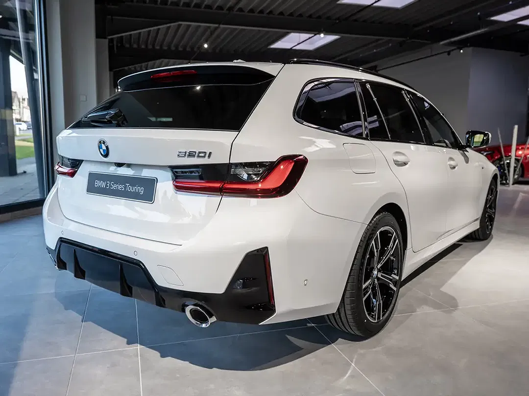 BMW 320 Touring M Sport - Thumbnail 3