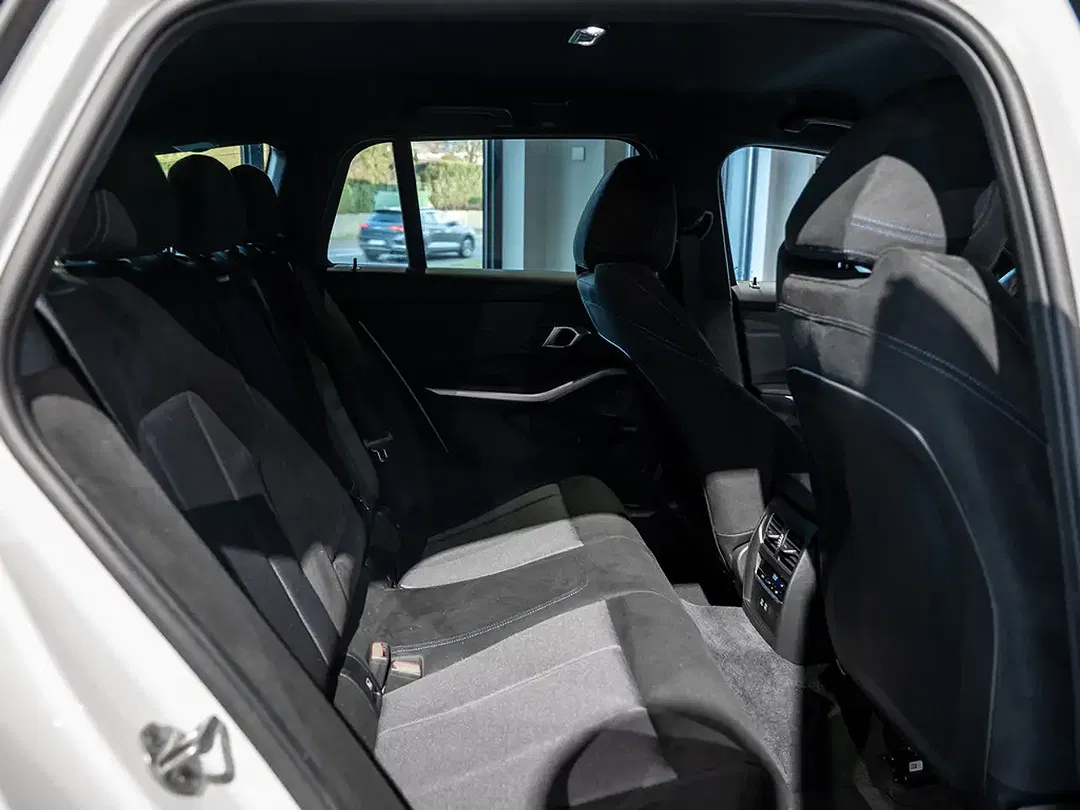 BMW 320 Touring M Sport - Thumbnail 5