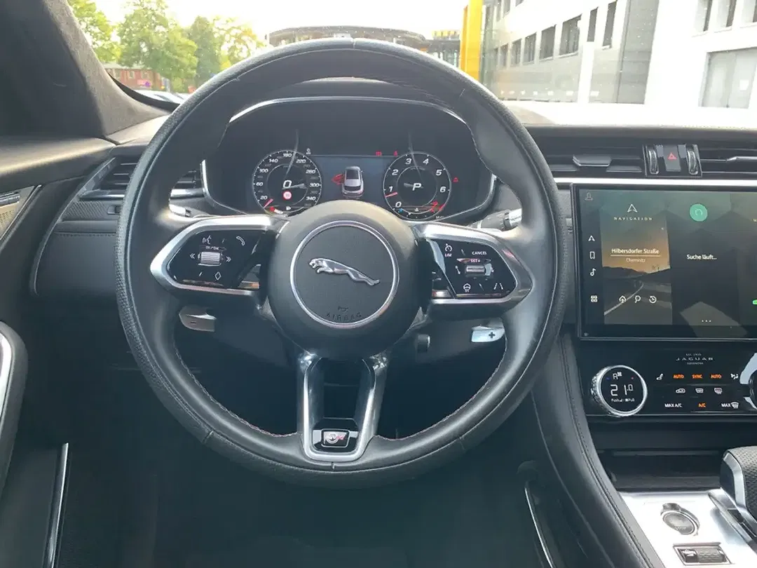 Jaguar F-Pace P550 4x4 SVR - foto 15