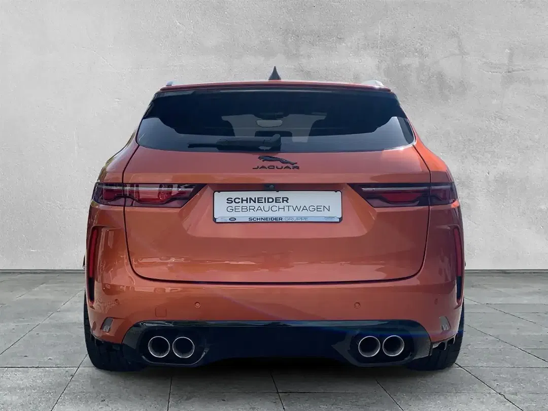Jaguar F-Pace P550 4x4 SVR - Thumbnail 4