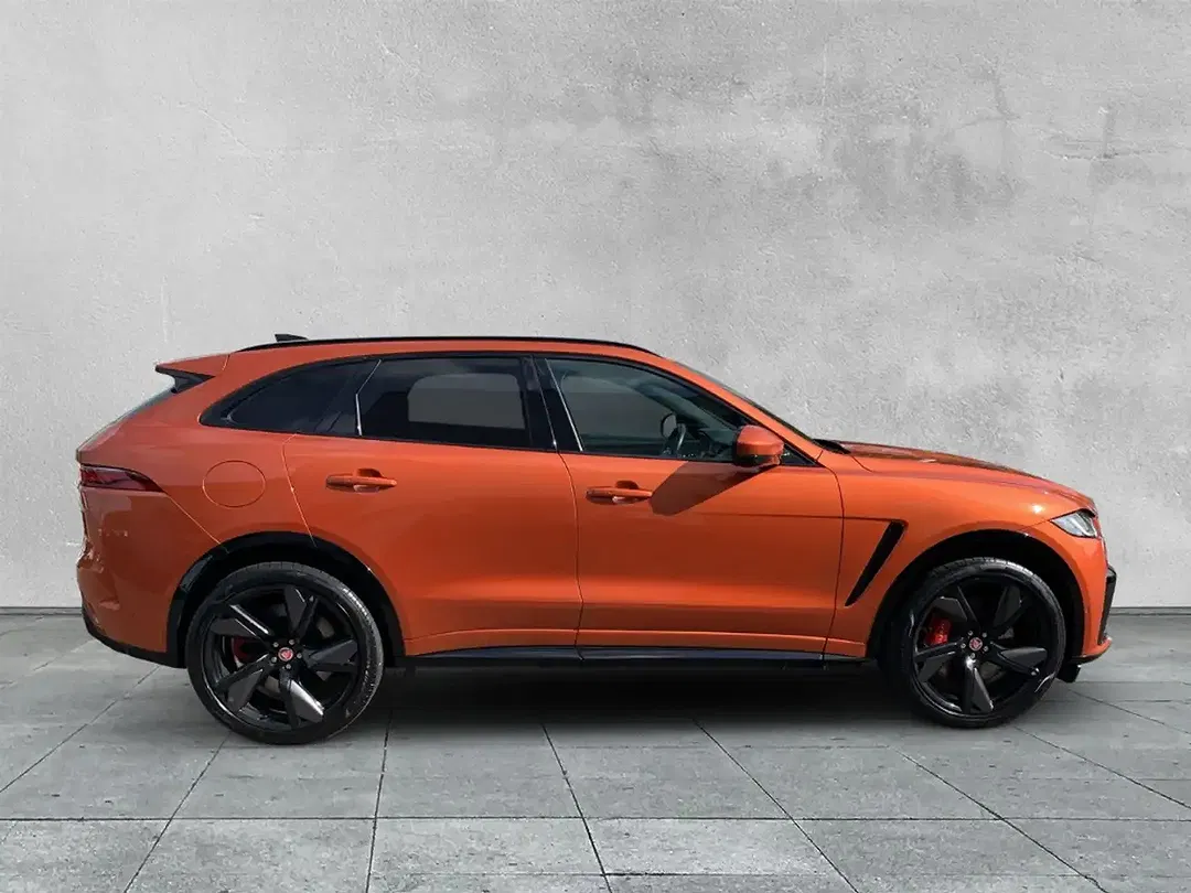Jaguar F-Pace P550 4x4 SVR - Thumbnail 6