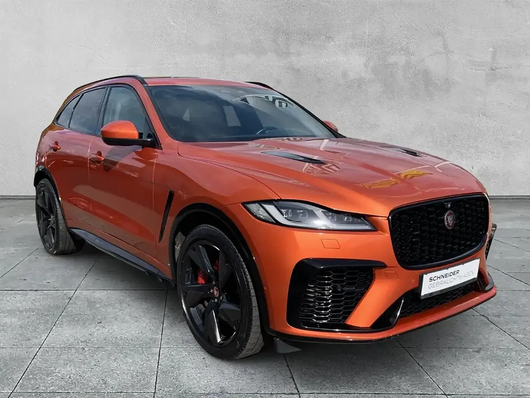 Jaguar F-Pace P550 4x4 SVR - Thumbnail 7