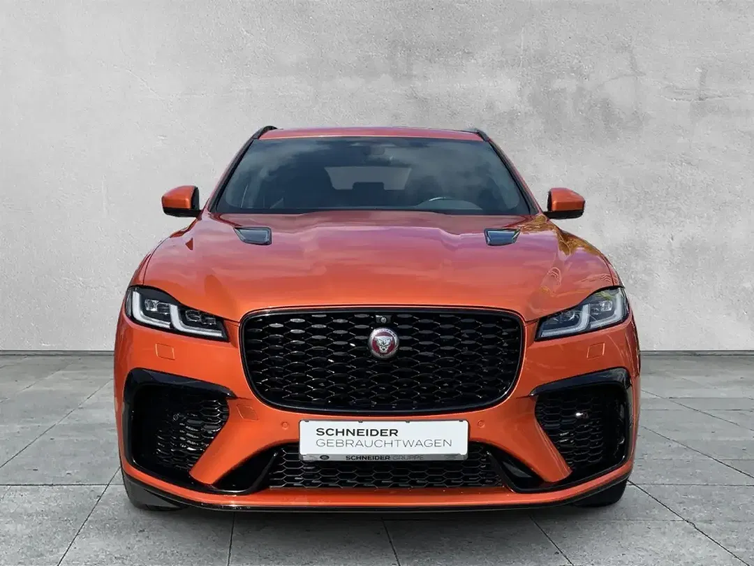 Jaguar F-Pace P550 4x4 SVR - Thumbnail 8