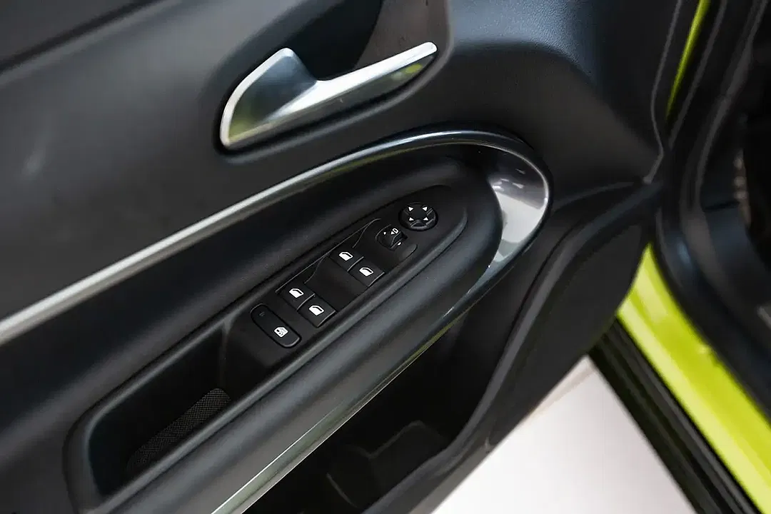 Abarth 600e Turismo - Thumbnail 11