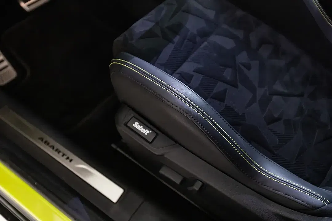 Abarth 600e Turismo - Thumbnail 12