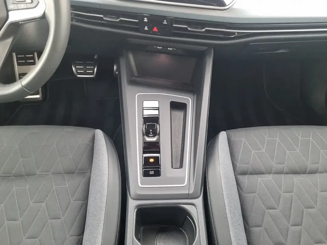 Volkswagen Golf 1.5 eTSI DSG - Thumbnail 12