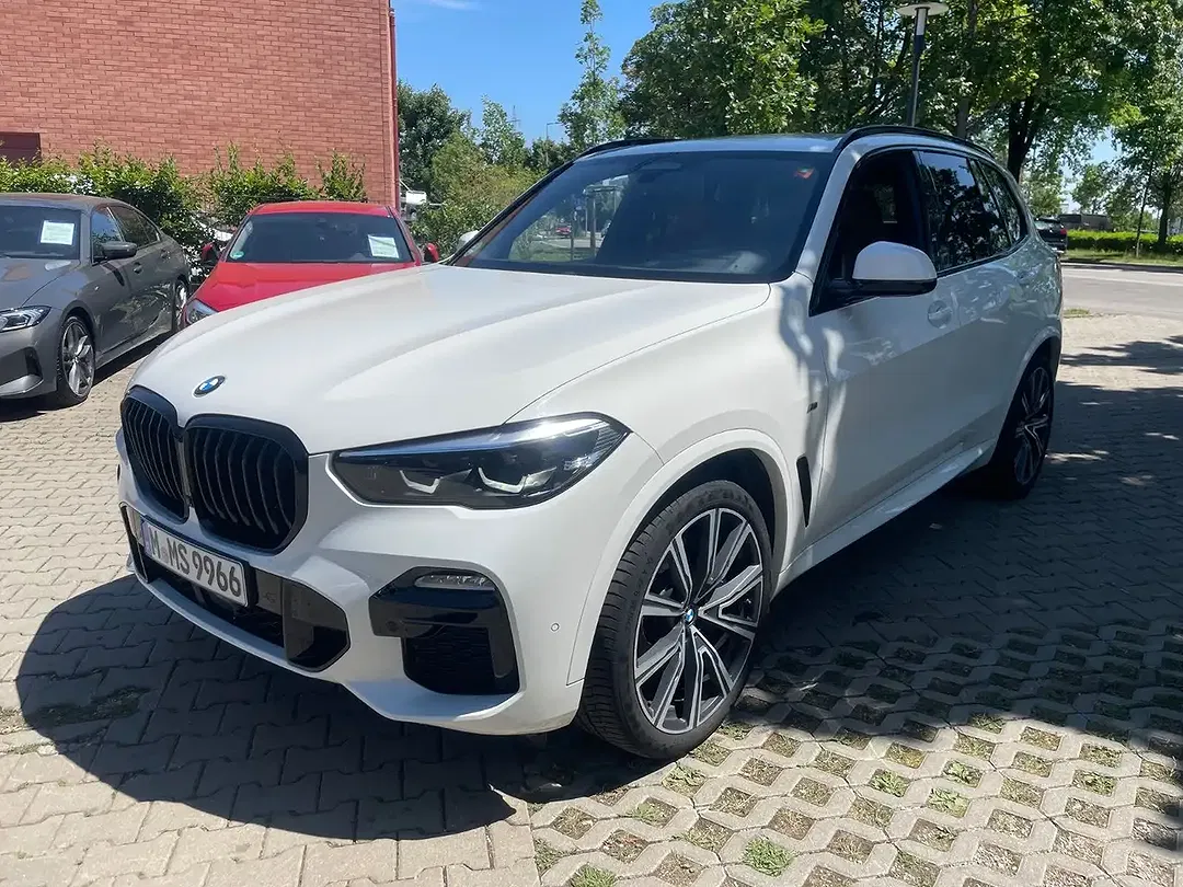 BMW X5 M50 - Thumbnail 1