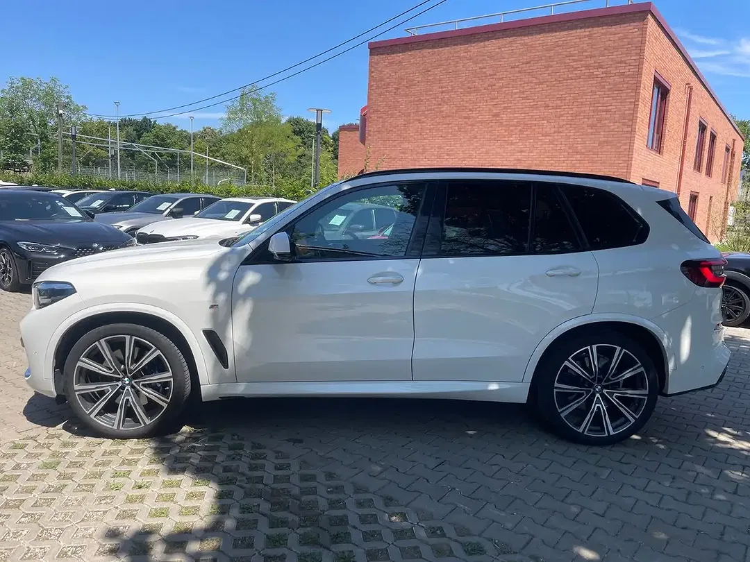 BMW X5 M50 - Thumbnail 2