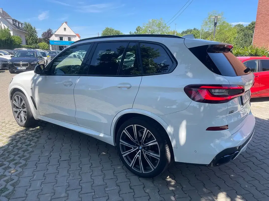 BMW X5 M50 - Thumbnail 3