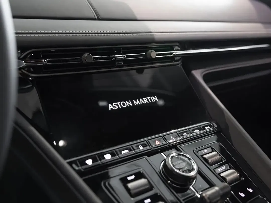 Aston Martin DB12 Coupe - Thumbnail 10