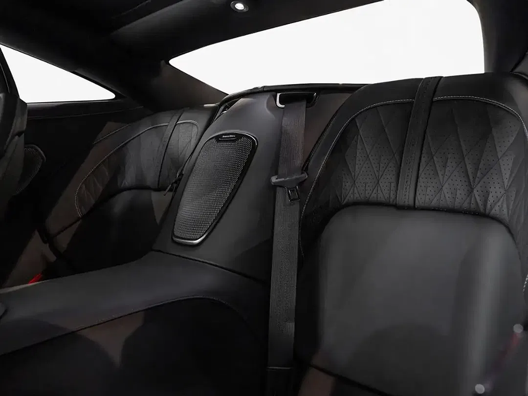 Aston Martin DB12 Coupe - Thumbnail 13