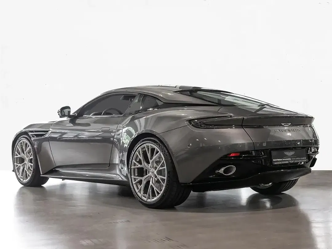 Aston Martin DB12 Coupe - foto 2
