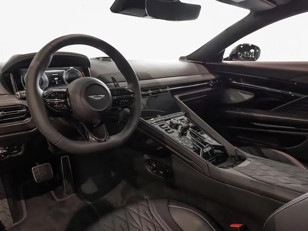 Aston Martin DB12 Coupe - Thumbnail 3