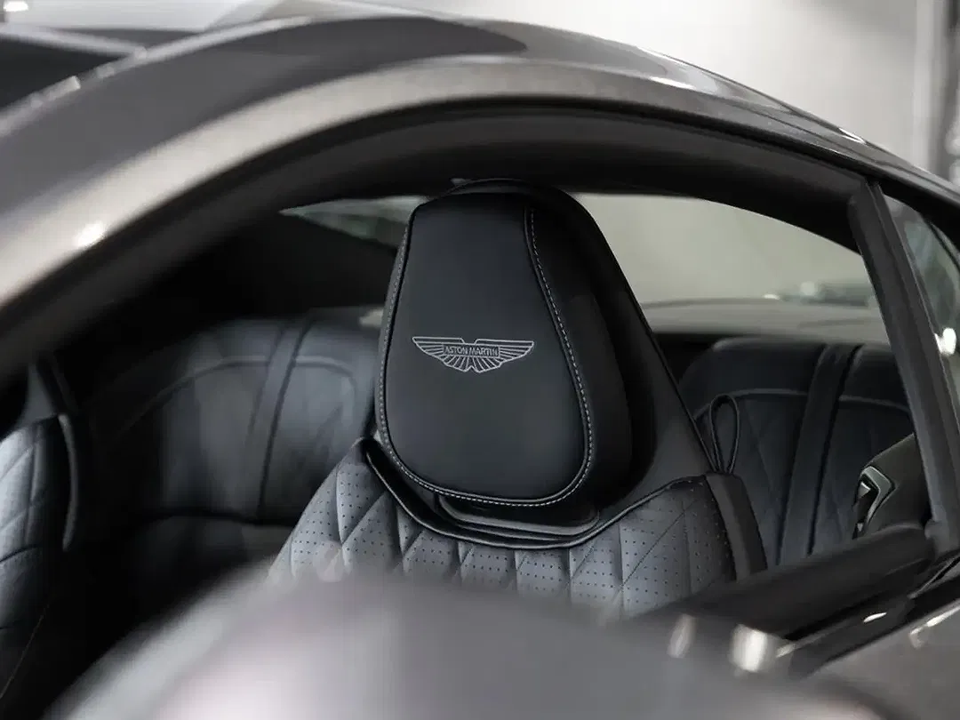 Aston Martin DB12 Coupe - Thumbnail 5