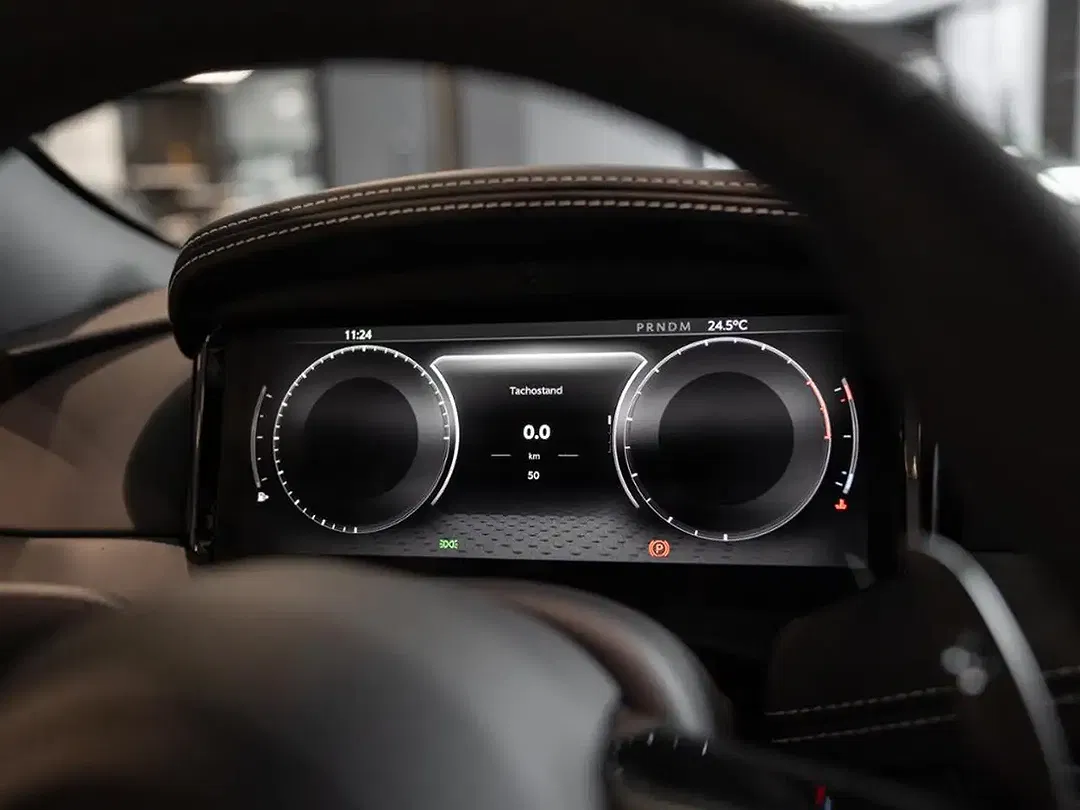 Aston Martin DB12 Coupe - Thumbnail 6