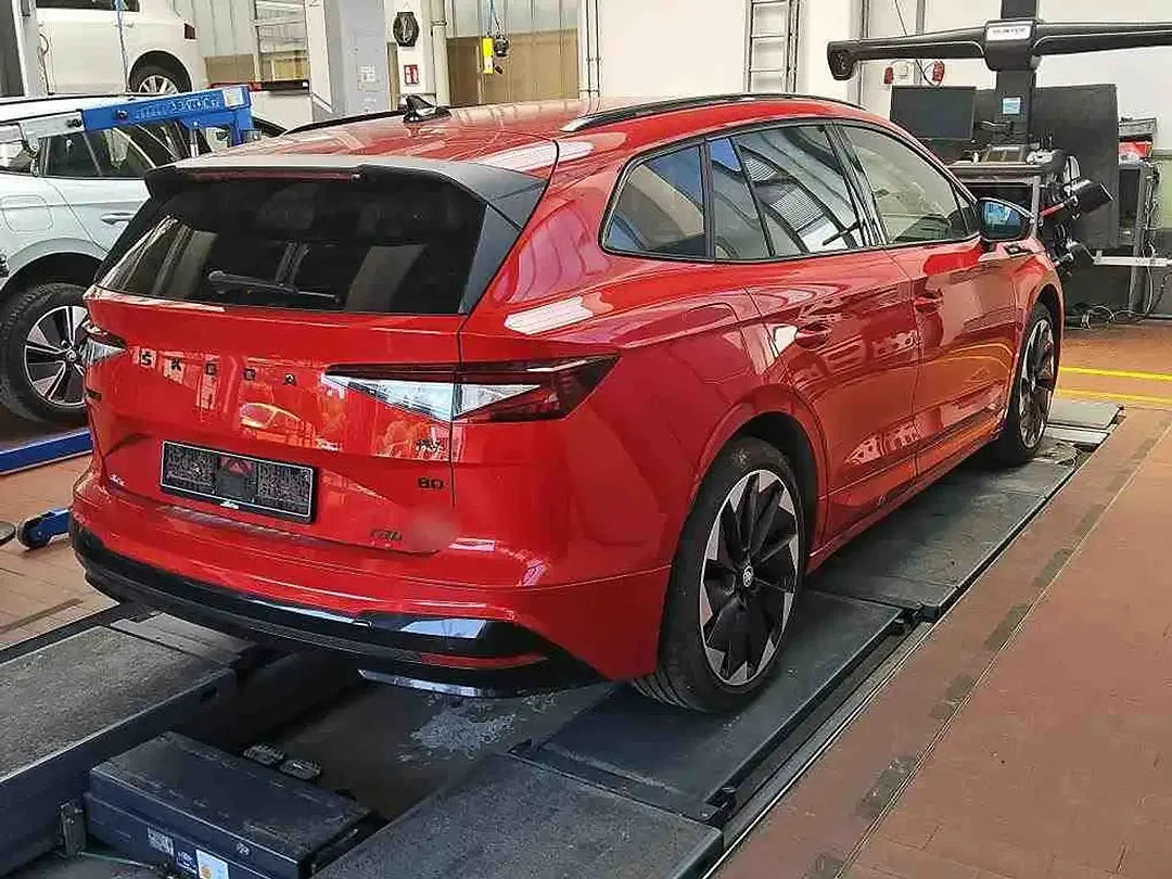 Skoda Enyaq 80 iV Sportline - Thumbnail 2