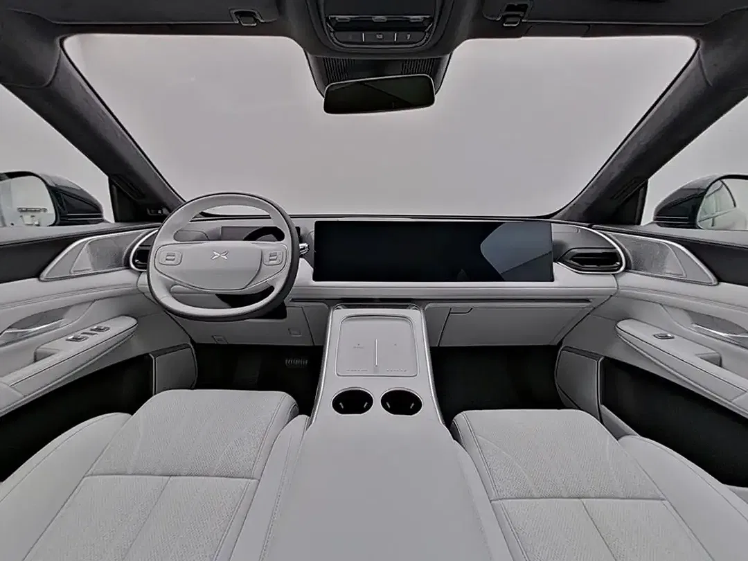Xpeng G9 Premium - Thumbnail 11