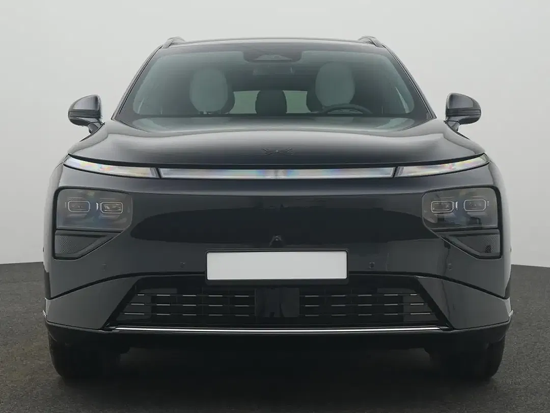 Xpeng G9 Premium - Thumbnail 4