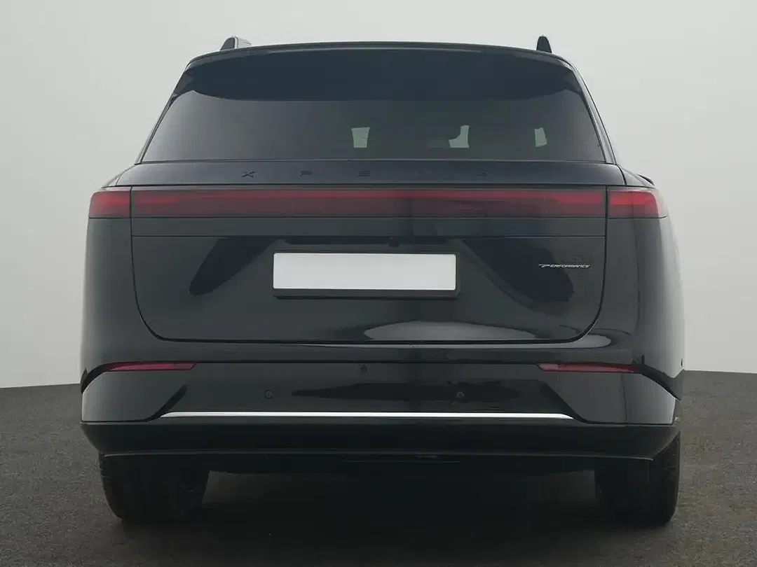 Xpeng G9 Premium - Thumbnail 5
