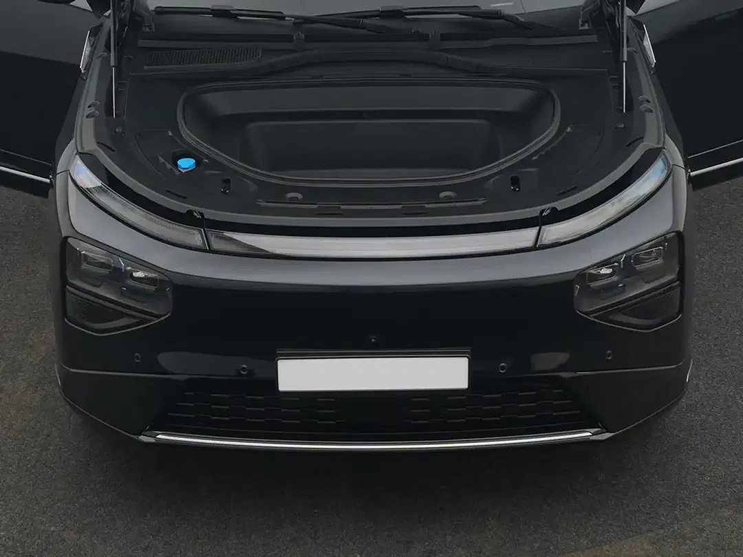 Xpeng G9 Premium - Thumbnail 7