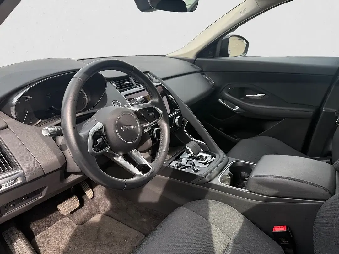 Jaguar E-Pace 4x4 - Thumbnail 8