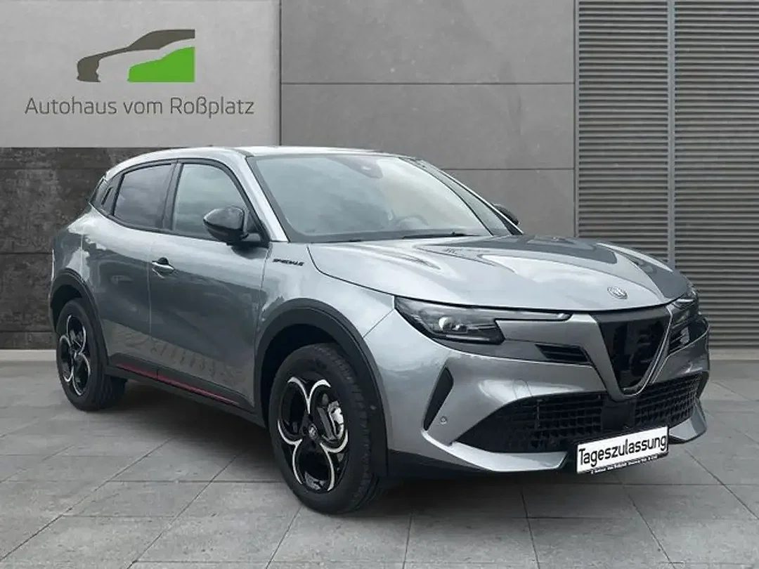 Alfa Romeo Junior 1.2 Ibrida VGT MHEV Speciale - Afbeelding 1
