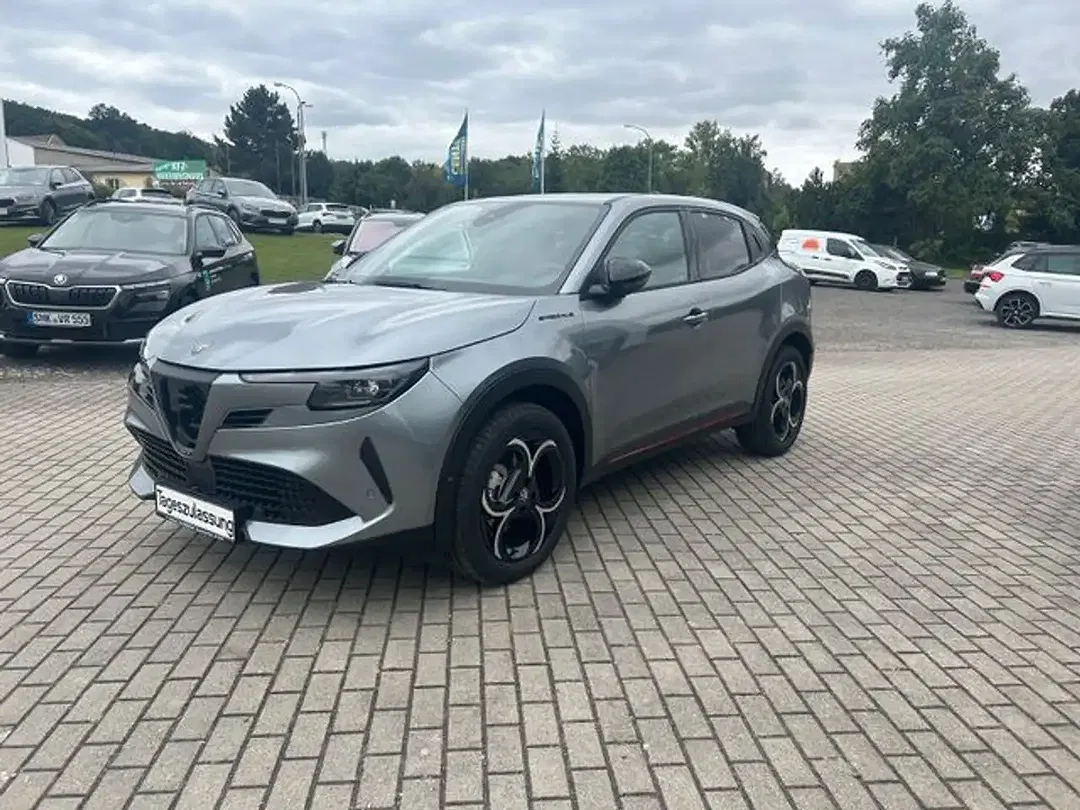 Alfa Romeo Junior 1.2 Ibrida VGT MHEV Speciale - Thumbnail 8