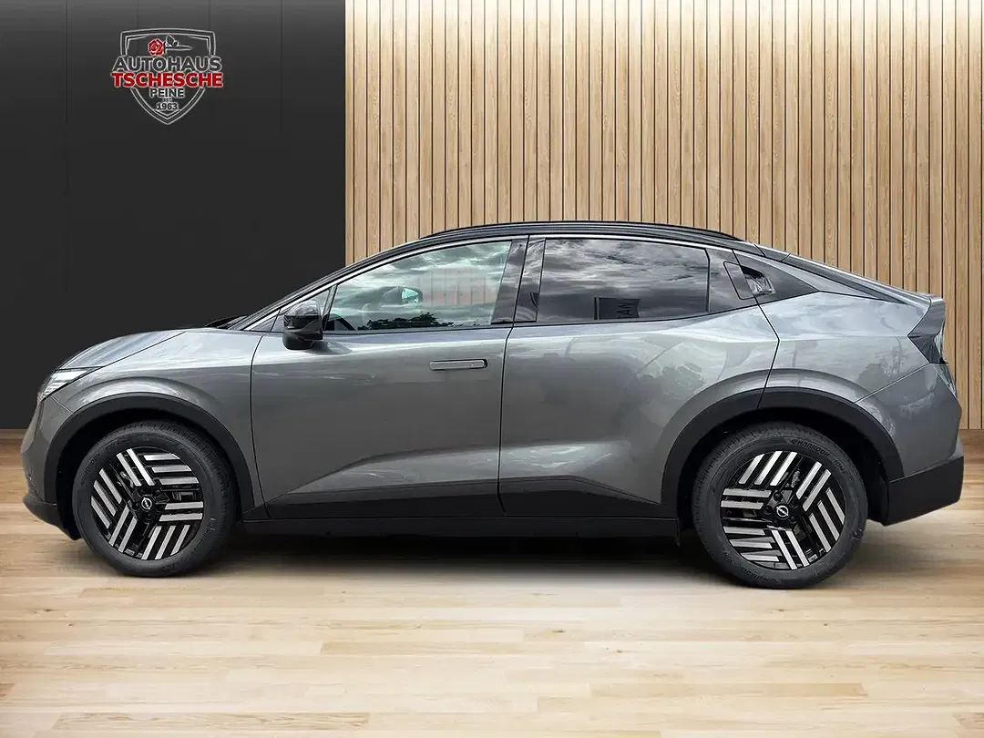 Nissan Leaf - Thumbnail 6
