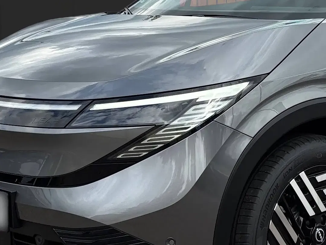Nissan Leaf - Thumbnail 7