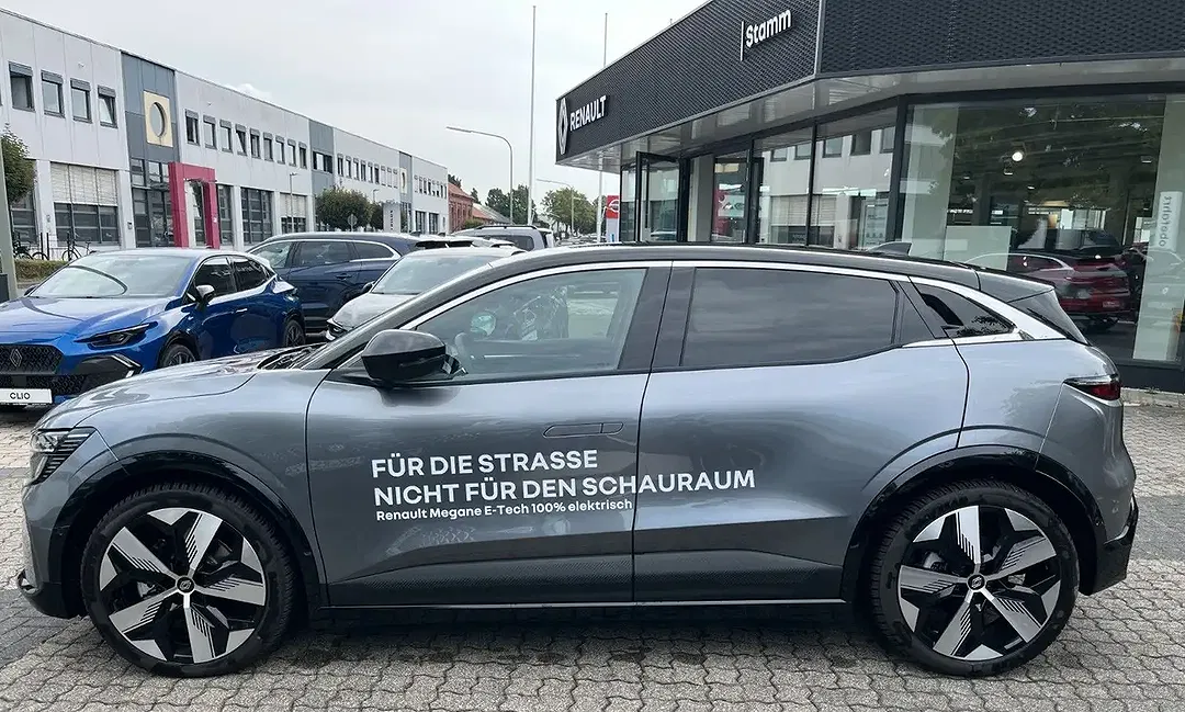 Renault Megane E-Tech Techno - Thumbnail 3