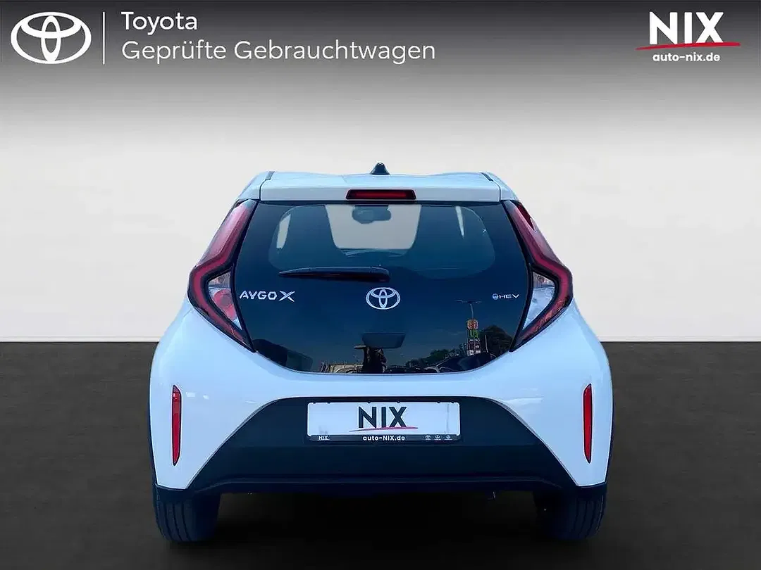 Toyota Aygo X 1.5 Hybrid Active - Thumbnail 4