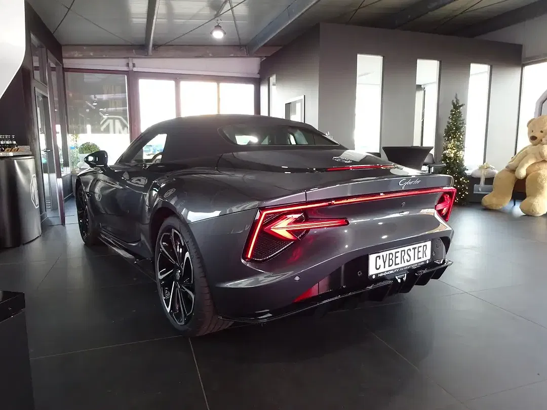 MG Cyberster Xpower - Thumbnail 3