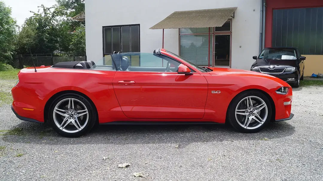 Ford Mustang 5.0 AUT GT - Thumbnail 4