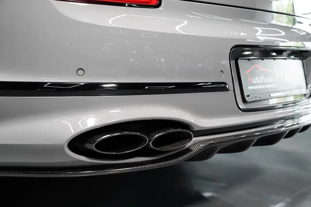 Bentley Flying Spur Hybrid Mulliner - Thumbnail 11