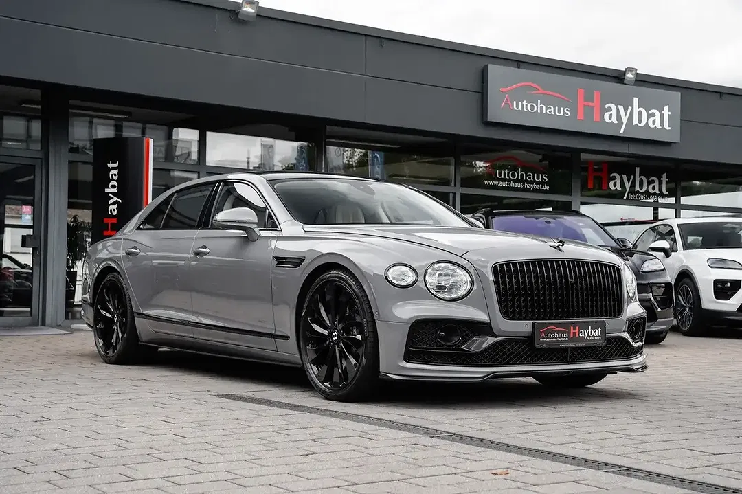 Bentley Flying Spur Hybrid Mulliner - Thumbnail 13