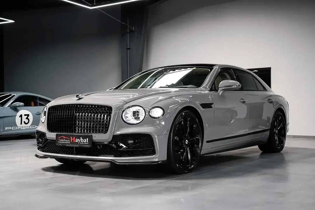 Bentley Flying Spur Hybrid Mulliner - Thumbnail 3